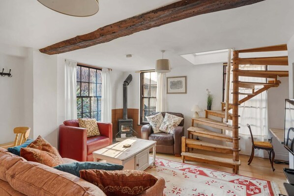 TV, fireplace, offices