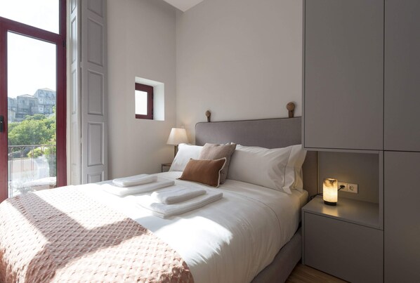 1 chambre, bureau, fer et planche à repasser, Wi-Fi