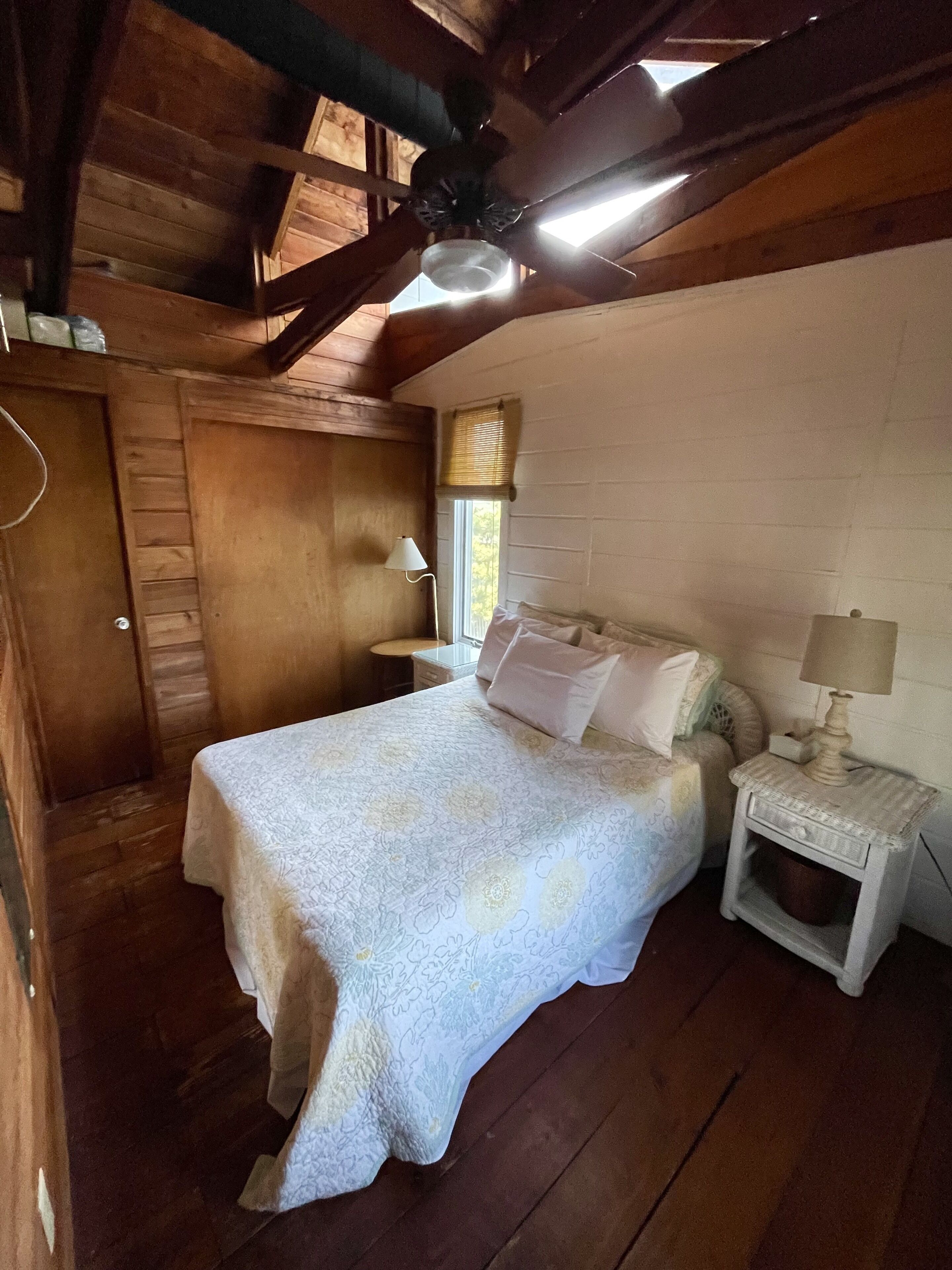 Authentic Vintage Beach Cottage - Just steps to the beach!