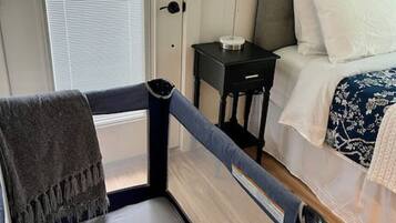 2 室のベッドルーム、旅行用ベビーベッド、WiFi、ベッドシーツ
