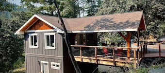 Avenue of the Giants Pepperwood Place (#2)