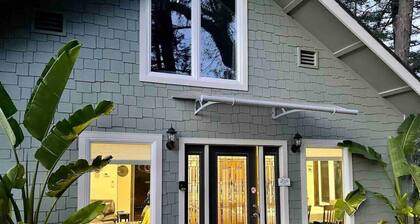 Avenue of the Giants River View Home (#1)