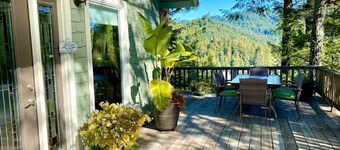 Avenue of the Giants River View Home (#1)