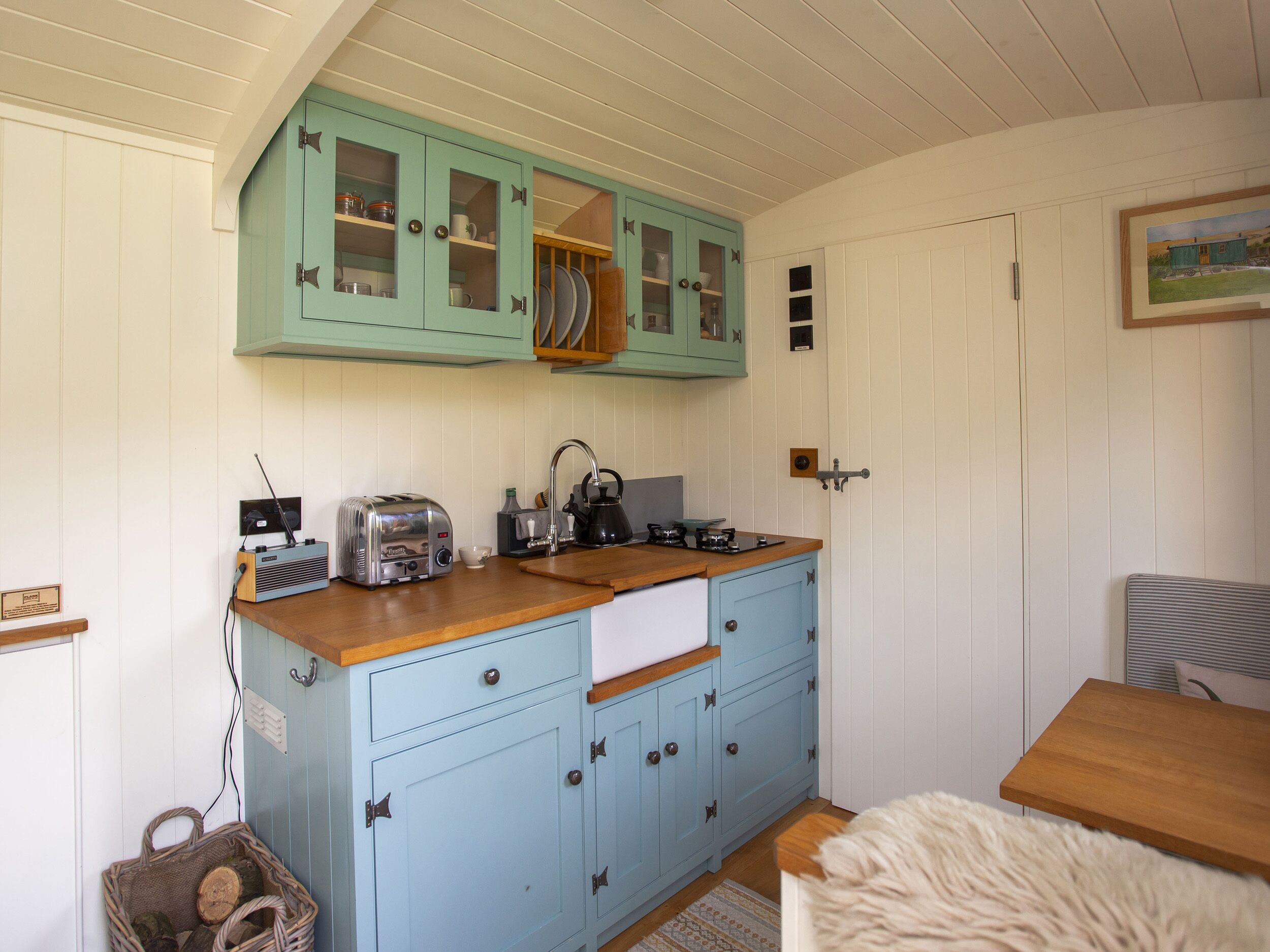HURDLEMAKERS HUT, romantic, with open fire in Piddletrenthide