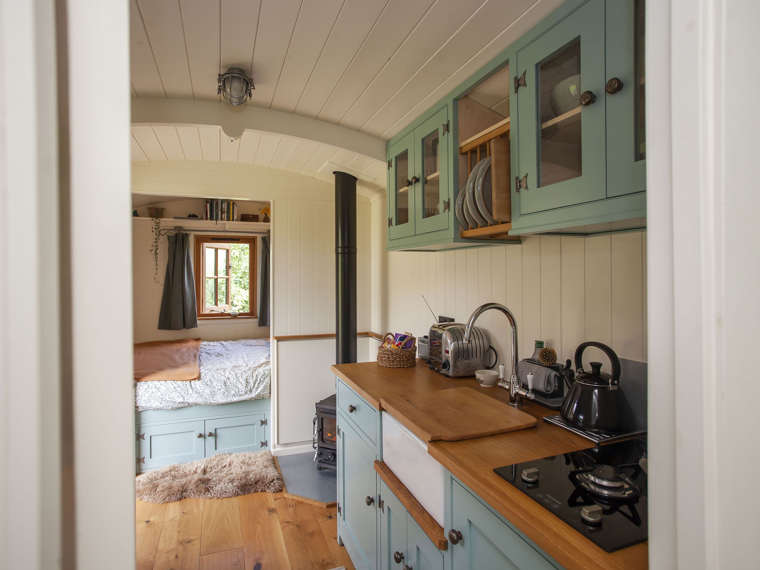 HURDLEMAKERS HUT, romantic, with open fire in Piddletrenthide