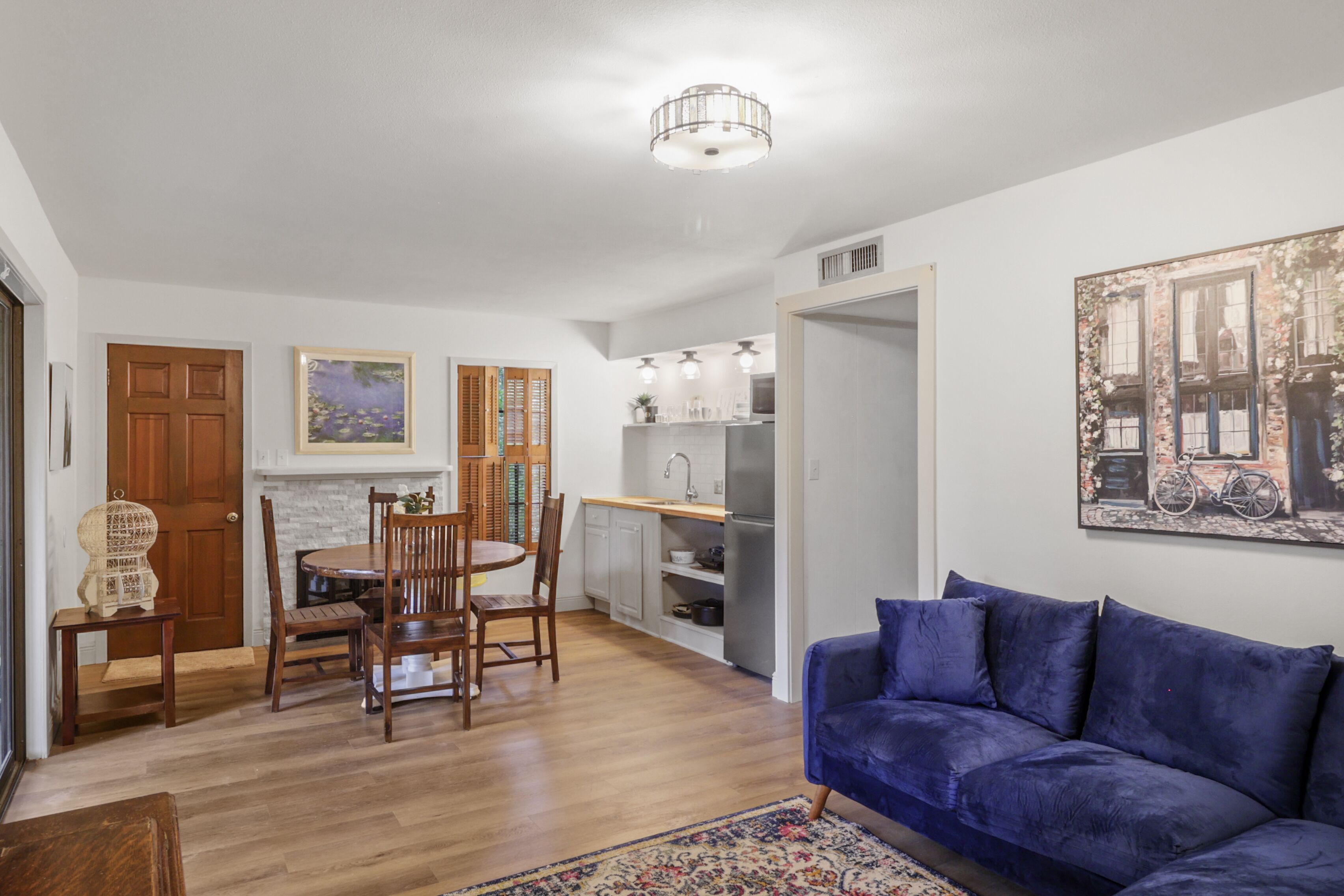 Family-Reunion-Retreat-Small Wedding Space Secluded Woodsy 4 Acre, River bluff  