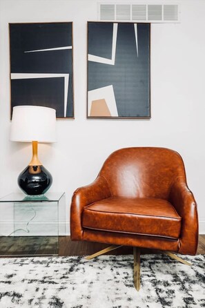 TV, offices - Central 4BR Gem • Sleeps 12 • Driveway Parking (Detroit)