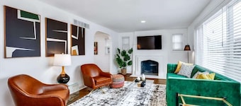 Central 4BR Gem • Sleeps 12 • Driveway Parking