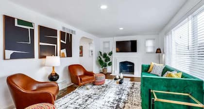 Central 4BR Gem • Sleeps 12 • Driveway Parking
