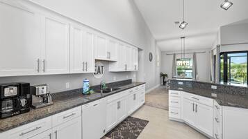 House (4 Bedrooms) | Property amenity