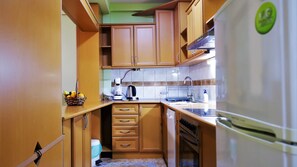Apartment | Private kitchen | Fridge, oven, dishwasher, high chair - Lovely 3-bed Apartment in Skopje (Skopje)