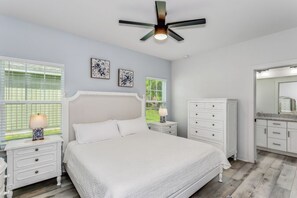 3 camere, una scrivania, ferro/asse da stiro, Wi-Fi