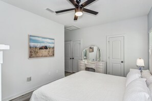 3 habitaciones, escritorio, tabla de planchar con plancha y wifi 