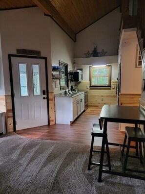 Fridge, microwave, oven, stovetop - Cozy Cabin walking distance to BEAUTIFUL Higgins Lake! (Roscommon)