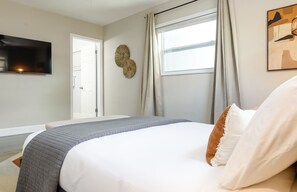 2 bedrooms, desk, iron/ironing board, travel cot