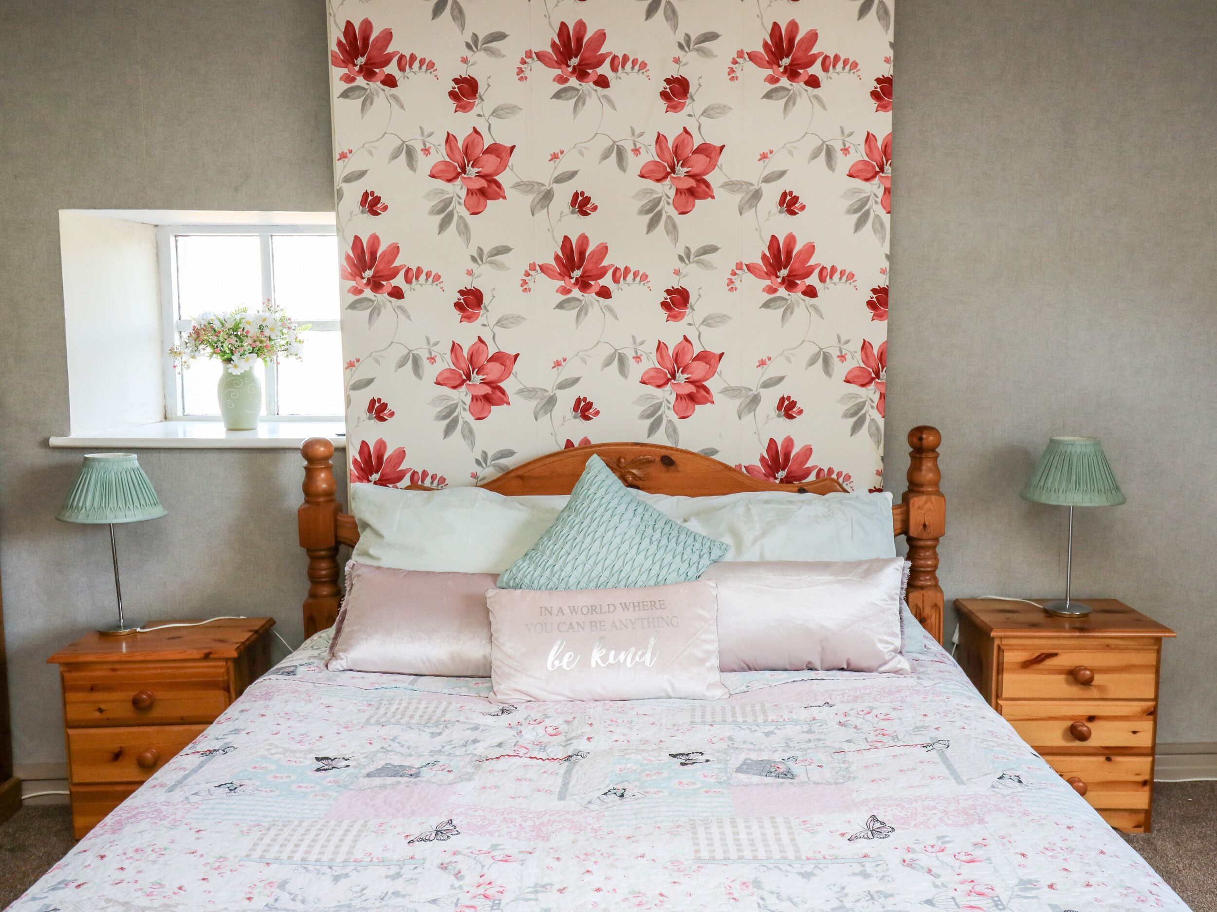 2 bedrooms, individually decorated, individually furnished, free WiFi