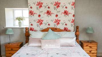 2 bedrooms, individually decorated, individually furnished, free WiFi