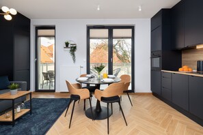 Apartment, 1 Bedroom, Balcony | Private kitchen | Oven, freezer - Apartment With Parking by Renters (Gdansk)