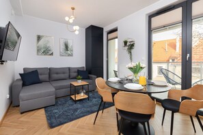 Apartment, 1 Bedroom, Balcony | Bed sheets