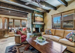 House (5 Bedrooms) | Property amenity