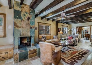 House (5 Bedrooms) | Front of property