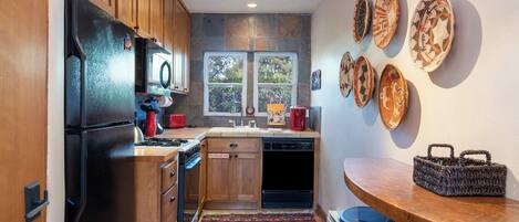 House (5 Bedrooms) | Kemudahan hartanah