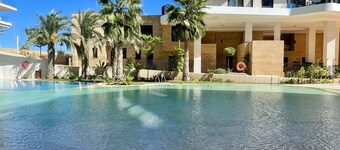 ALLON BAY DUPLEX (R131)