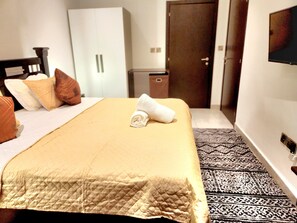 2 chambres, bureau, fer et planche à repasser, Wi-Fi gratuit