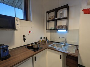 Studio Panoramique, 1 grand lit, vue ville, dans la tour | Cuisine privée