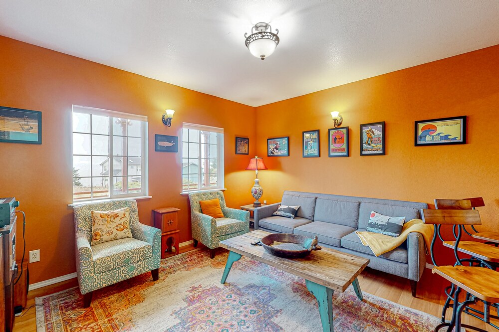 Inviting, dog-friendly home with private hot tub, ocean view, firepit & deck