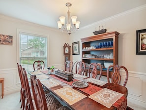 Nhà, nhiều giường, sân hiên | Khu ăn uống