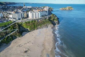 On the beach - The Cwtch - 2 Bedroom Apartment - Tenby (Tenby)