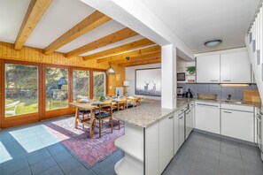Fridge, microwave, oven, dishwasher - Chalet Theo |Family retreat | Contemporary design (Riddes)