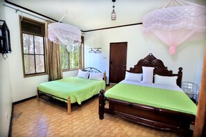 ベーシック ツインルーム | セーフティボックス (室内)、デスク、アイロン / アイロン台、WiFi (無料)