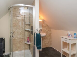 Cottage | Bathroom | Shower - Cow Byre Cottage (Whitby)