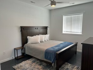 2 habitaciones, tabla de planchar con plancha y wifi gratis 
