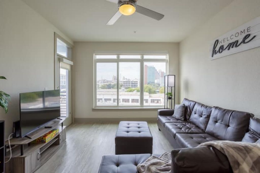 Private Riverwalk Apartment Downtown $Discounted$