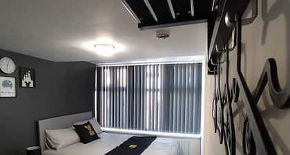 Black Ocean Holiday Apartments