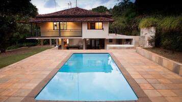 Piscina a l'aire lliure