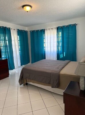 3 Schlafzimmer, Zimmersafe, Bügeleisen/Bügelbrett, kostenloses WLAN