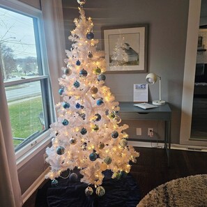 Interior - Beautiful and Spacious 1908 Modern Farmhouse (Shawnee)