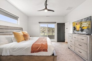 3 bedrooms, memory-foam beds, iron/ironing board, free WiFi