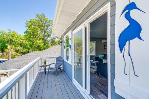 1 Mi to Beach & Pier! Chic Ocean Isle Studio