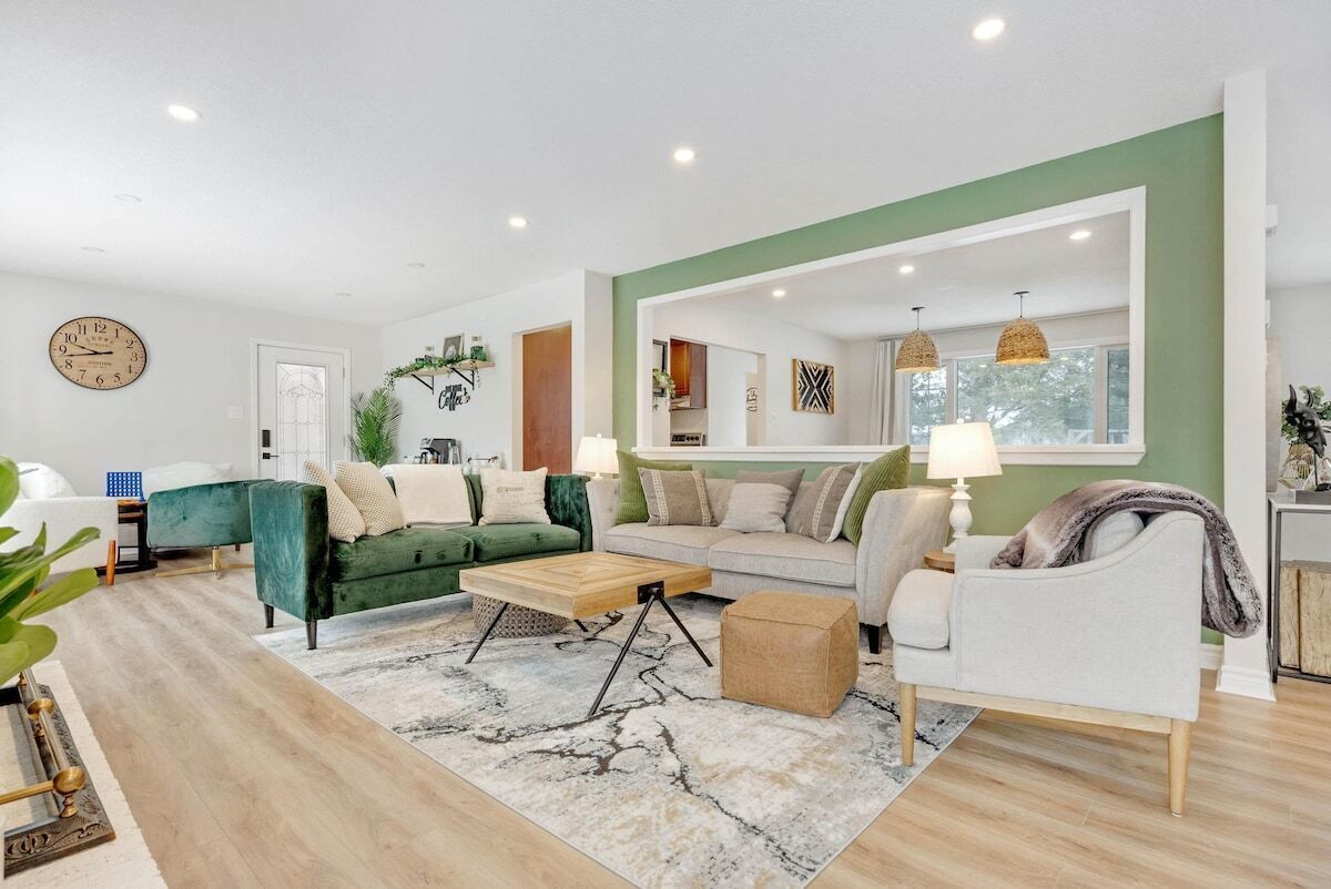 Luxurious Manor | Pool+BBQ+Netflix+FirePit