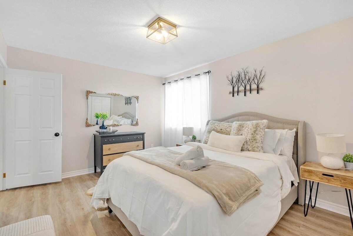 Luxurious Manor | Pool+BBQ+Netflix+FirePit