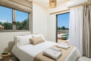 4 bedrooms, iron/ironing board, travel crib, free WiFi
