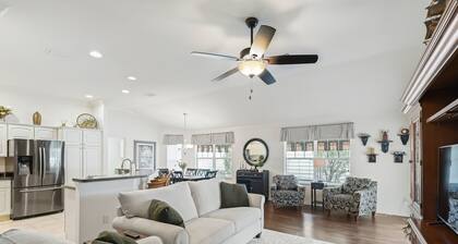 3/2 COURTYARD NEAR LAKE SUMTER AND POOLS!