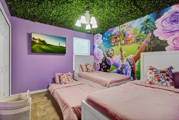 5 habitaciones, cuna de viaje, wifi gratis y ropa de cama