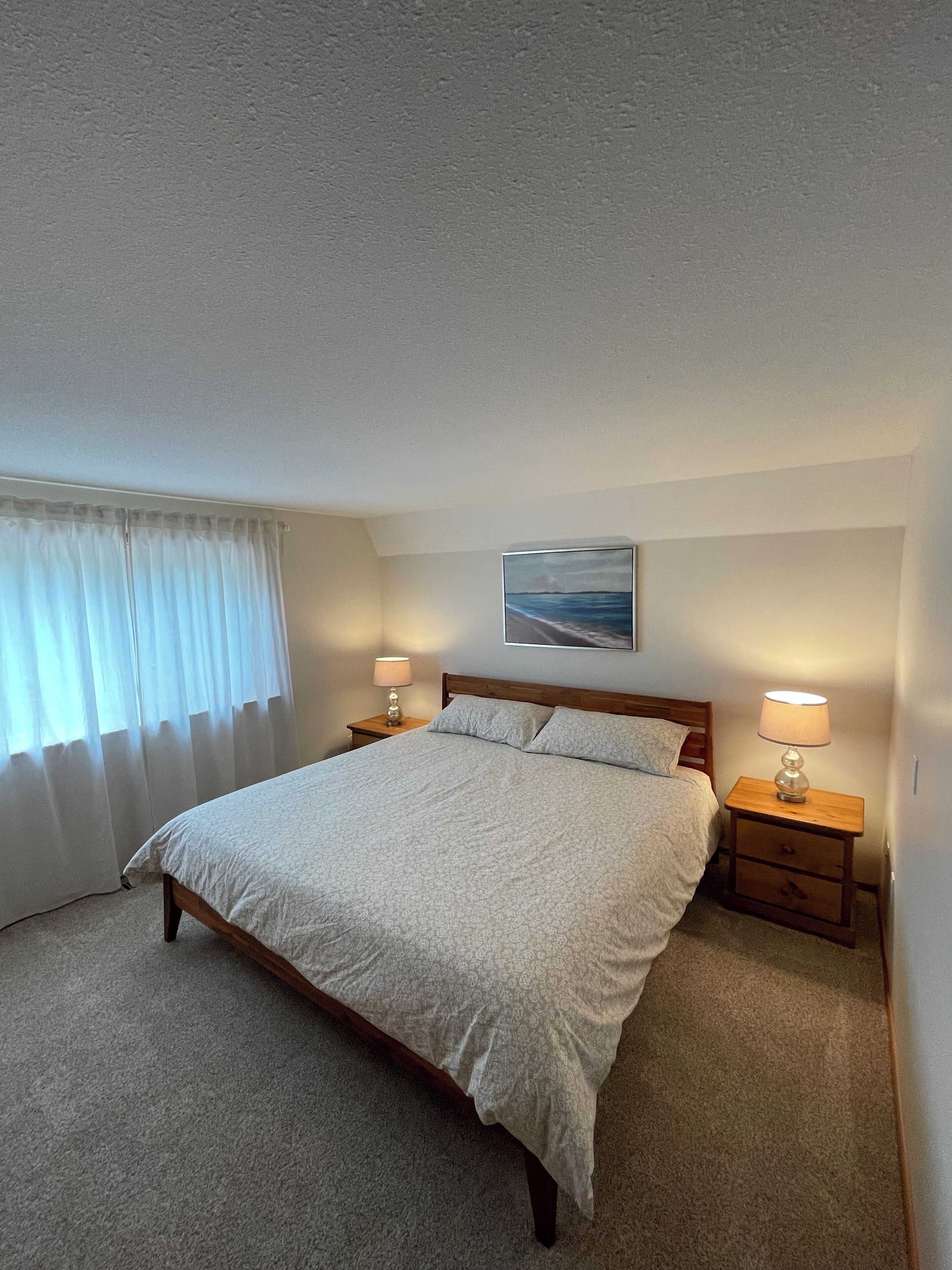 Lake front cottage - newly remodeled 