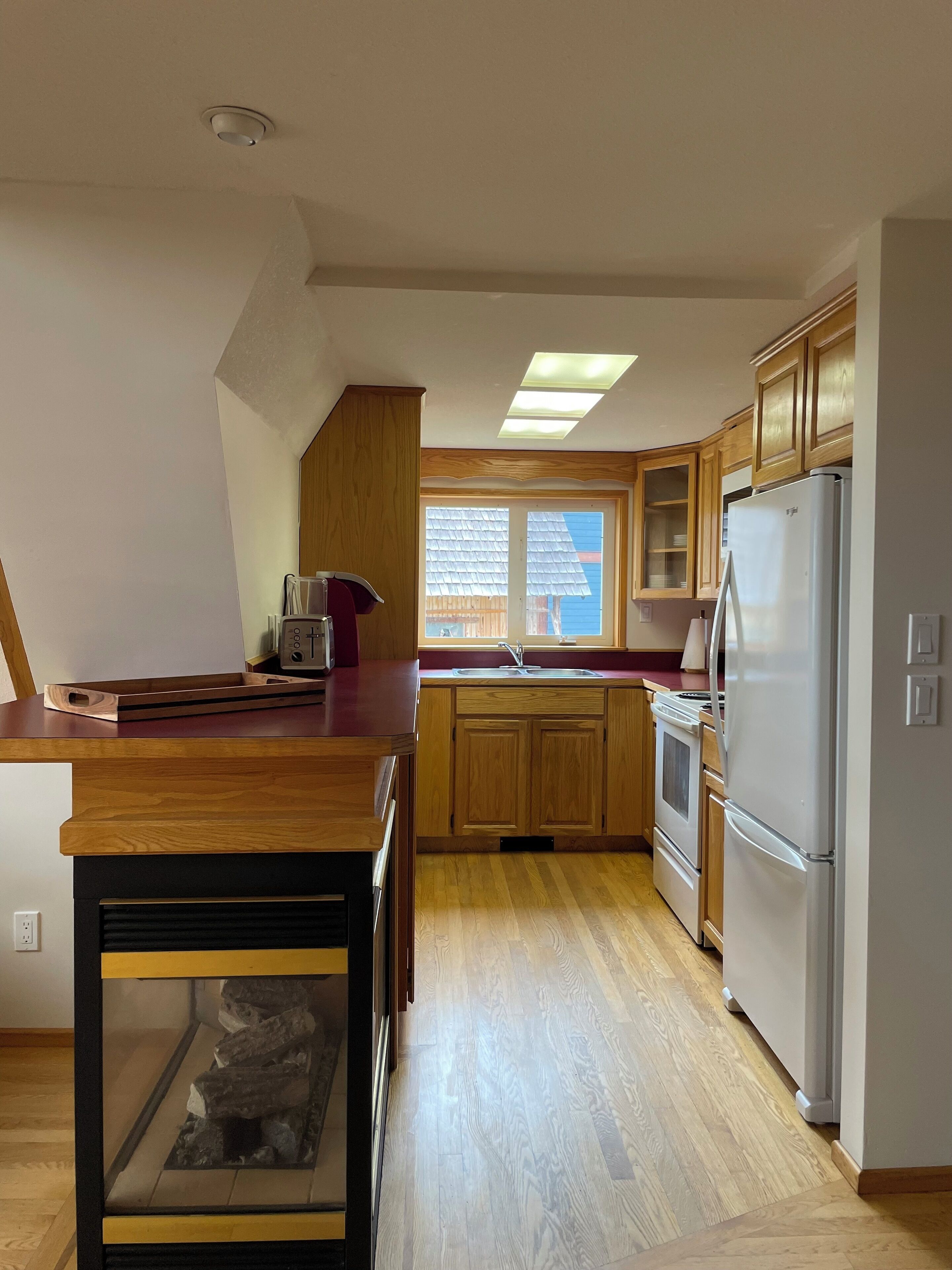 Lake front cottage - newly remodeled 